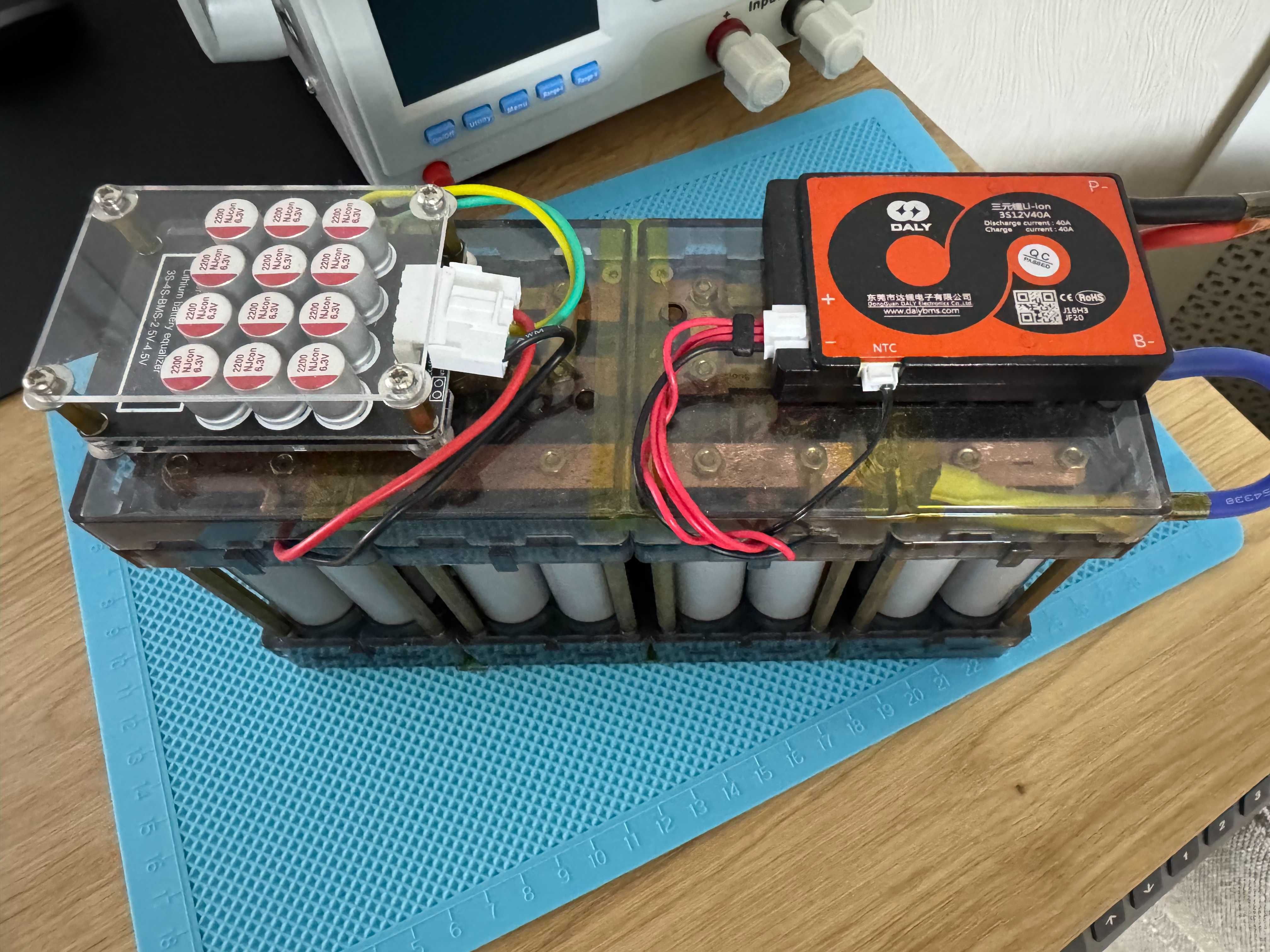 Акумуляторна збірка Li-Ion 3S8P+BMS Daly 12V40A+5A Active Cap Balancer