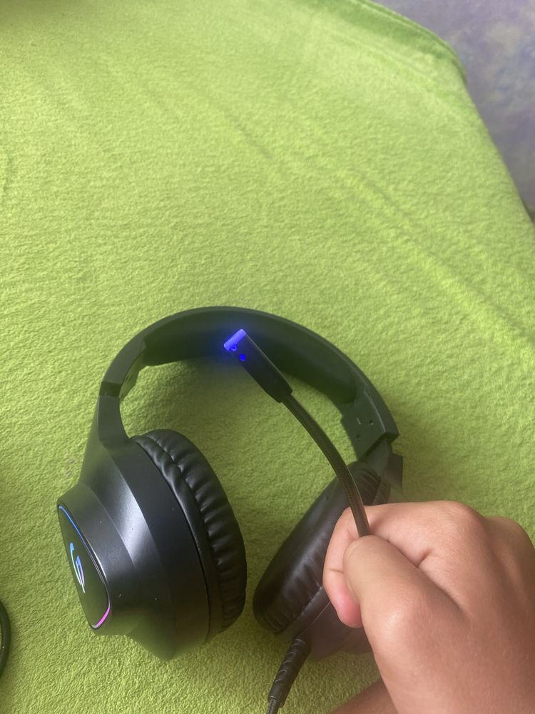 Наушники Hs770