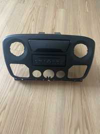 Ramka konsoli Renault Master III panel srodkowy z radiem