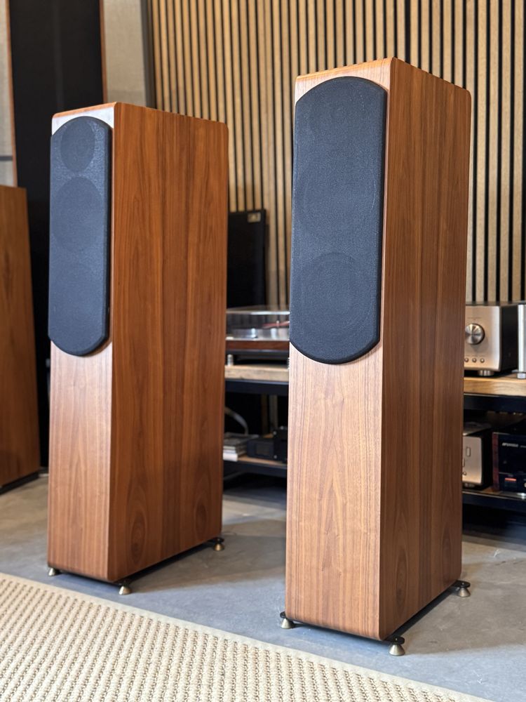 Kolumny podlogowe na bazie Scanspeak scan speak usher