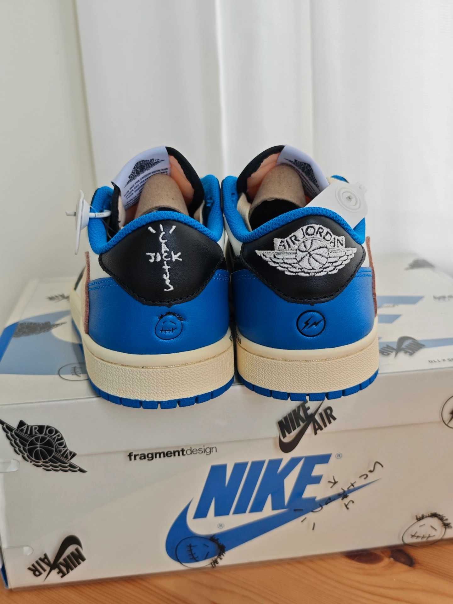 Jordan1Air1RetroLowOGSPFragment x Travis Scott UnisexTrampki R.42