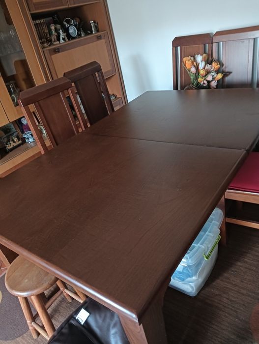 Mesa de jantar com seis cadeiras