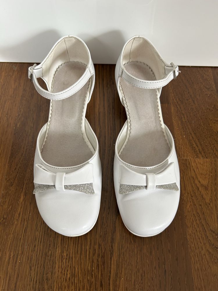 Buty komunijne, białe z kokardką, r. 33, wkładka 21,5