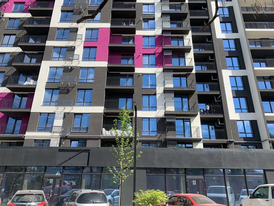 Продаю комфортний гараж в центрі міста ЖК Family Plaza