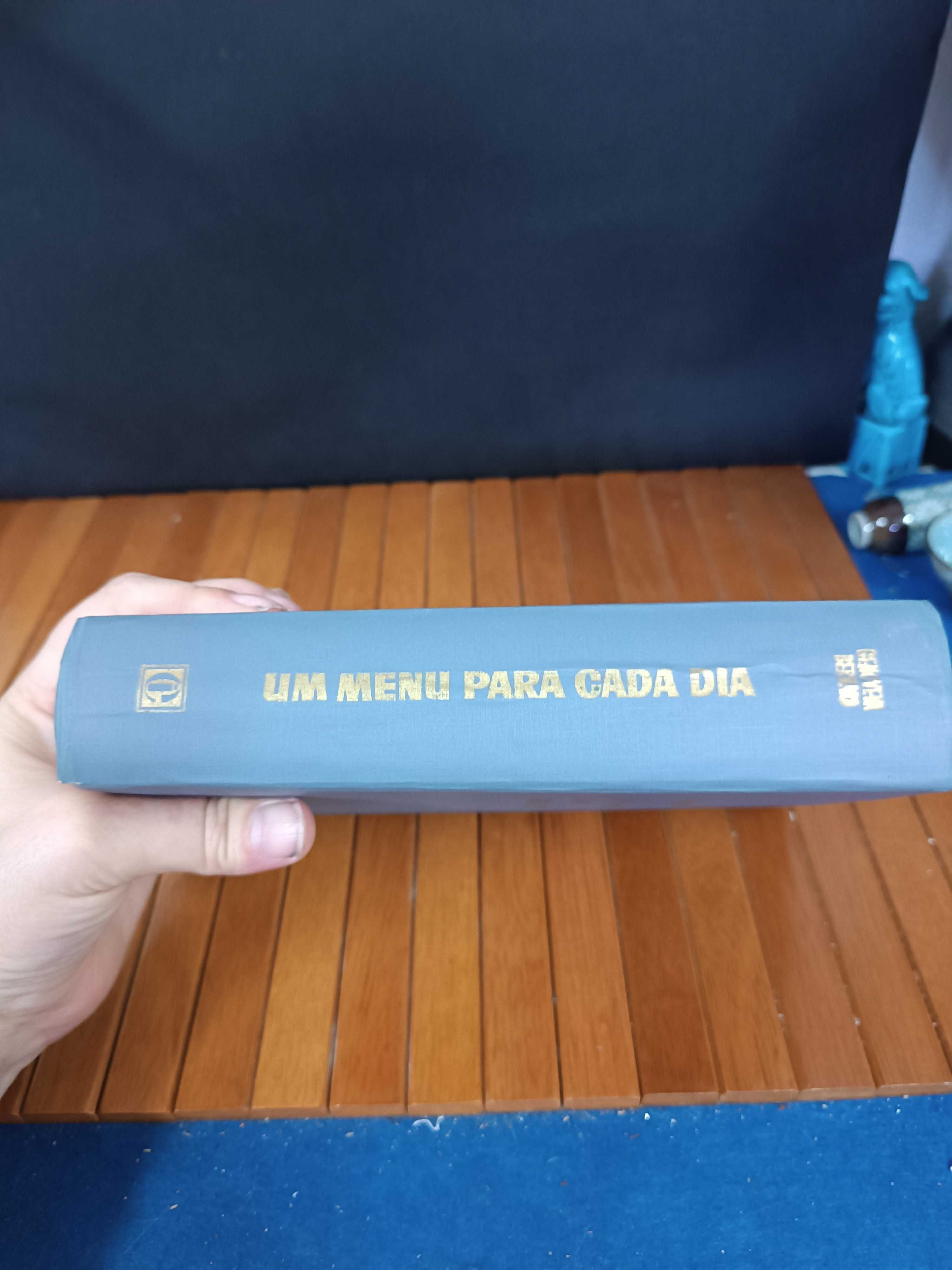 Livro  Um menu para cada dia por Genoveva Bernard 1ª edição
