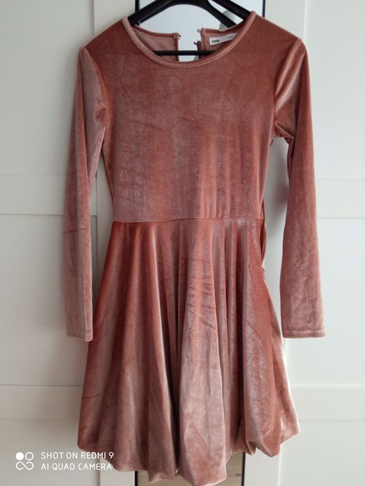 Firmowa  piękna sukienka