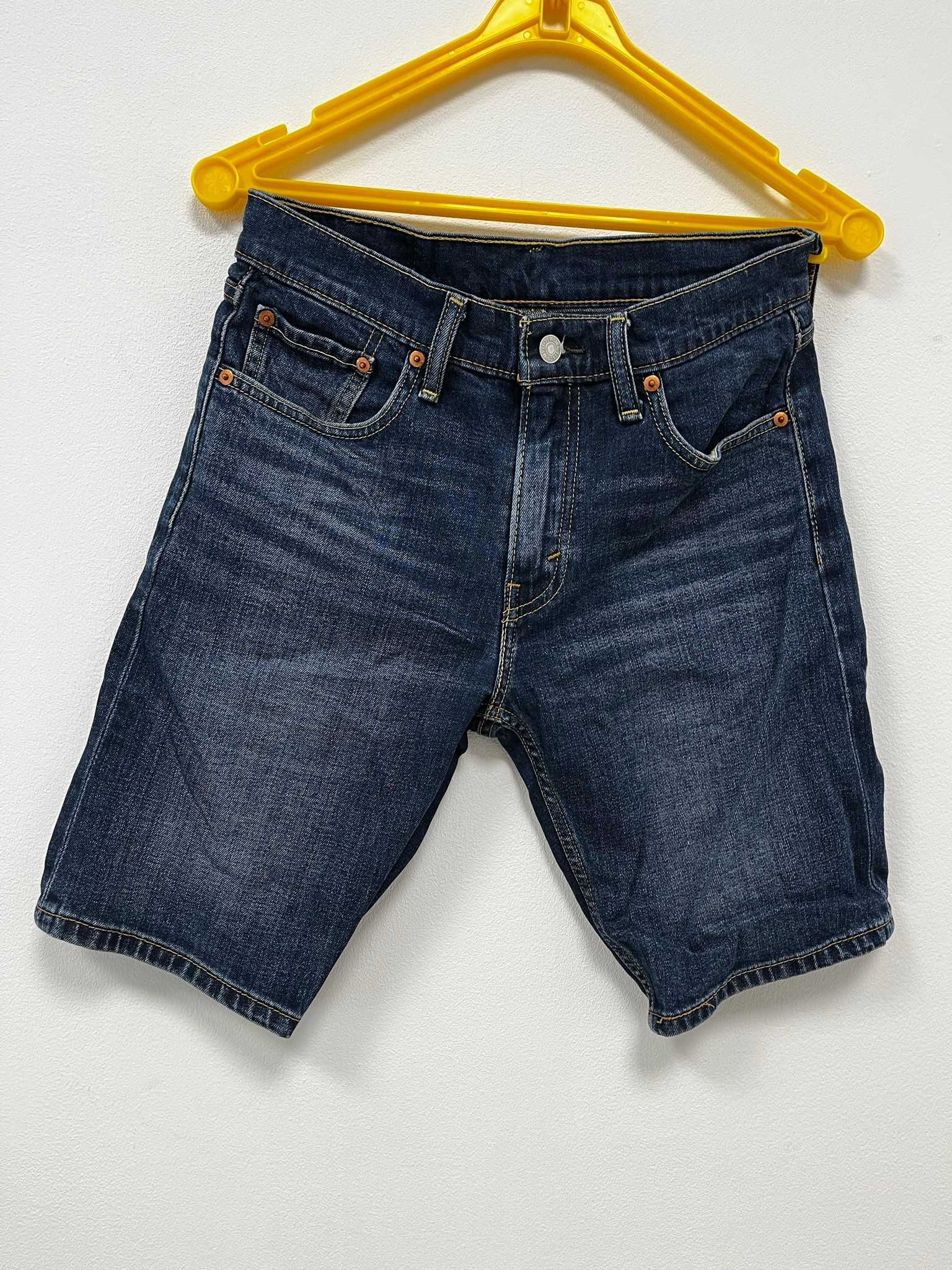 Męskie jeansowe spodenki marki Levis