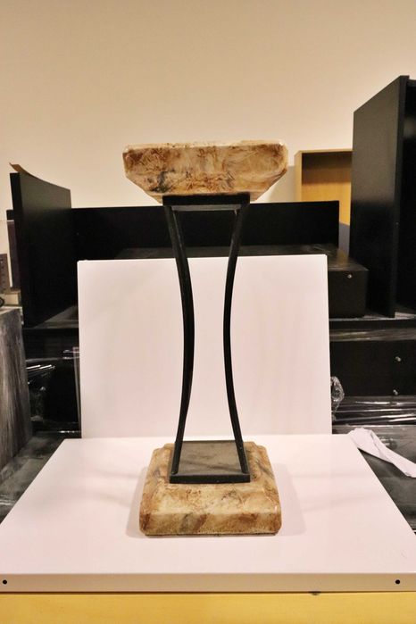 Coluna decorativa alta