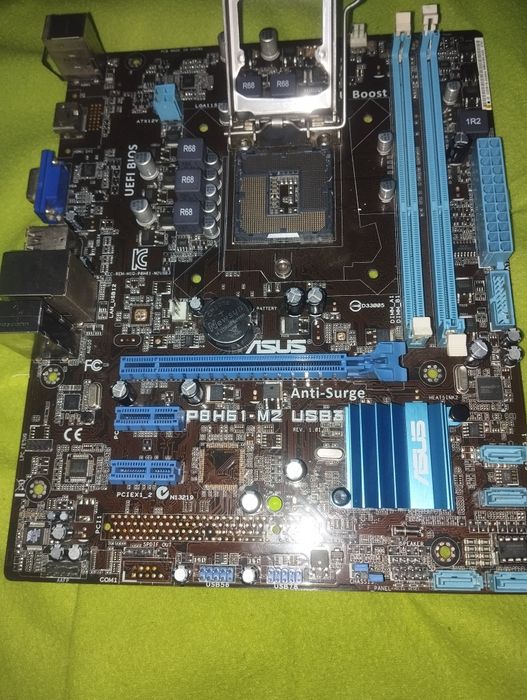 Motherboard asus P8H61 - M2 usb3 a funcionar em bom estado