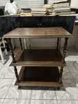 Mesa estante em madeira