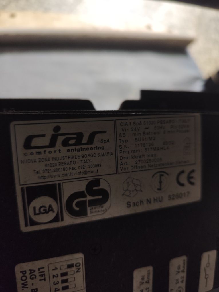 Fotel relaksacyjny HUKLA – skórzany, elektryczny