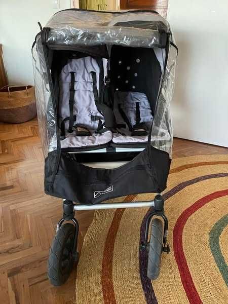 Carrinho duplo - gémeos Mountain buggy