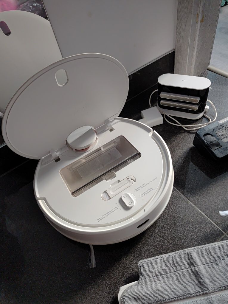 Mi Robot Vacuum-Mop XAOMI
