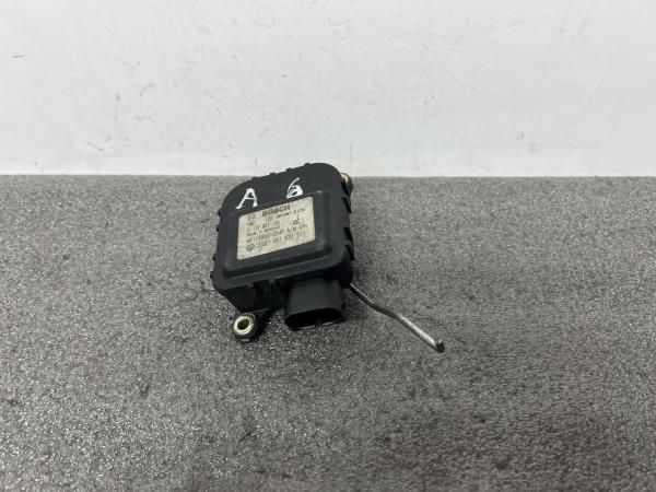 Motor da comporta da sofagem AUDI A6 (4B2, C5)