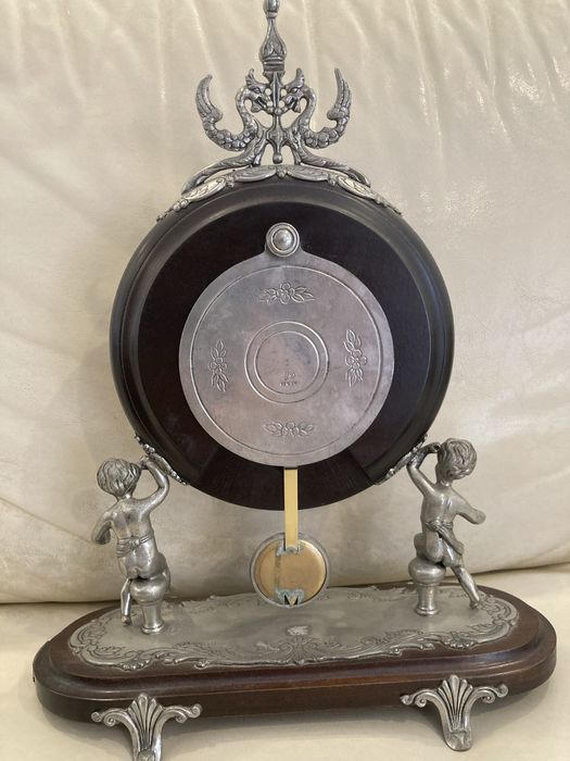 Relógio decorativo em madeira e estanho