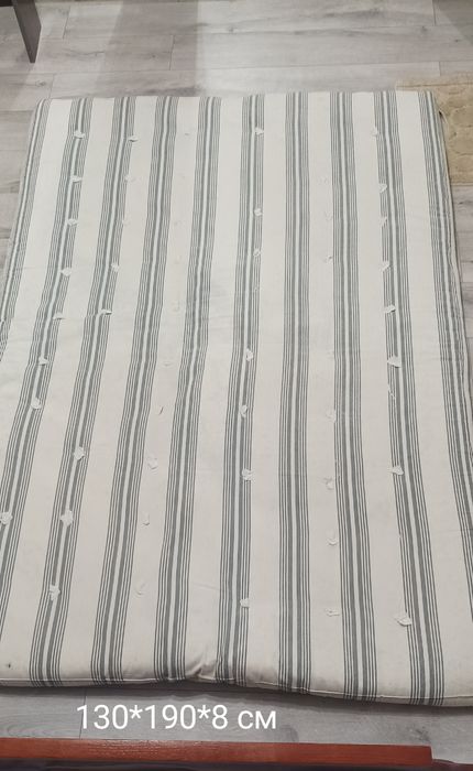 Матрас ватній, декоративна подушка, кровать/ ліжко б/у