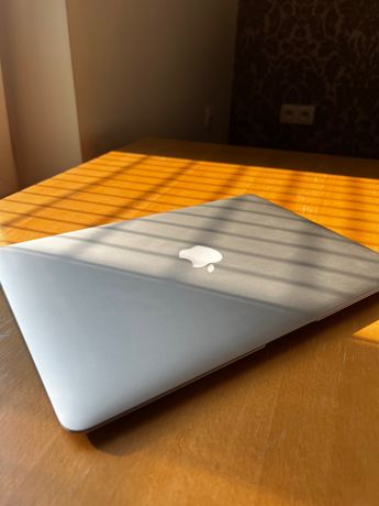 MacBook Air - 13 cali, early 2015