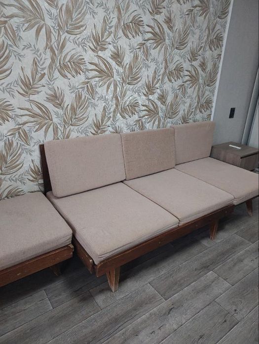 Диван-софа  в гарному стані.