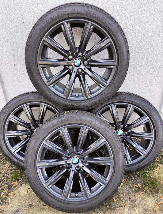 Felgi z oponami zimowymi BMW Seria 5 G30 G31 8x18 ET30 5x112