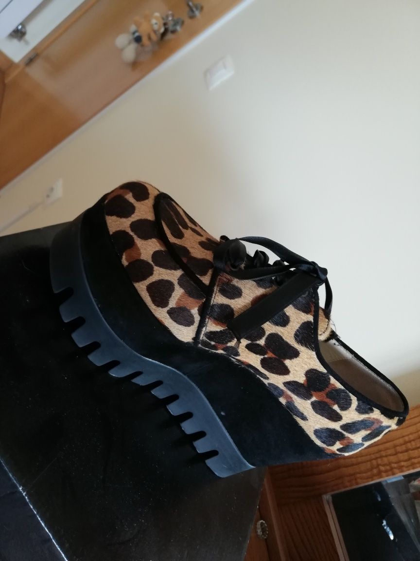 Sapatos leopardo