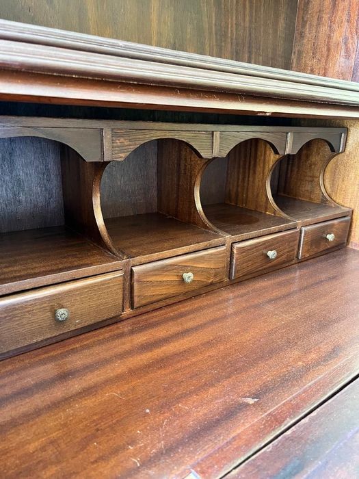 Papeleira / escrivaninha / secretária dobrável com estante e gavetas