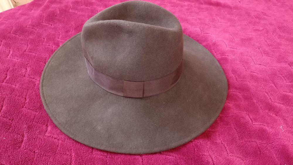 Шляпа фетрова брендова