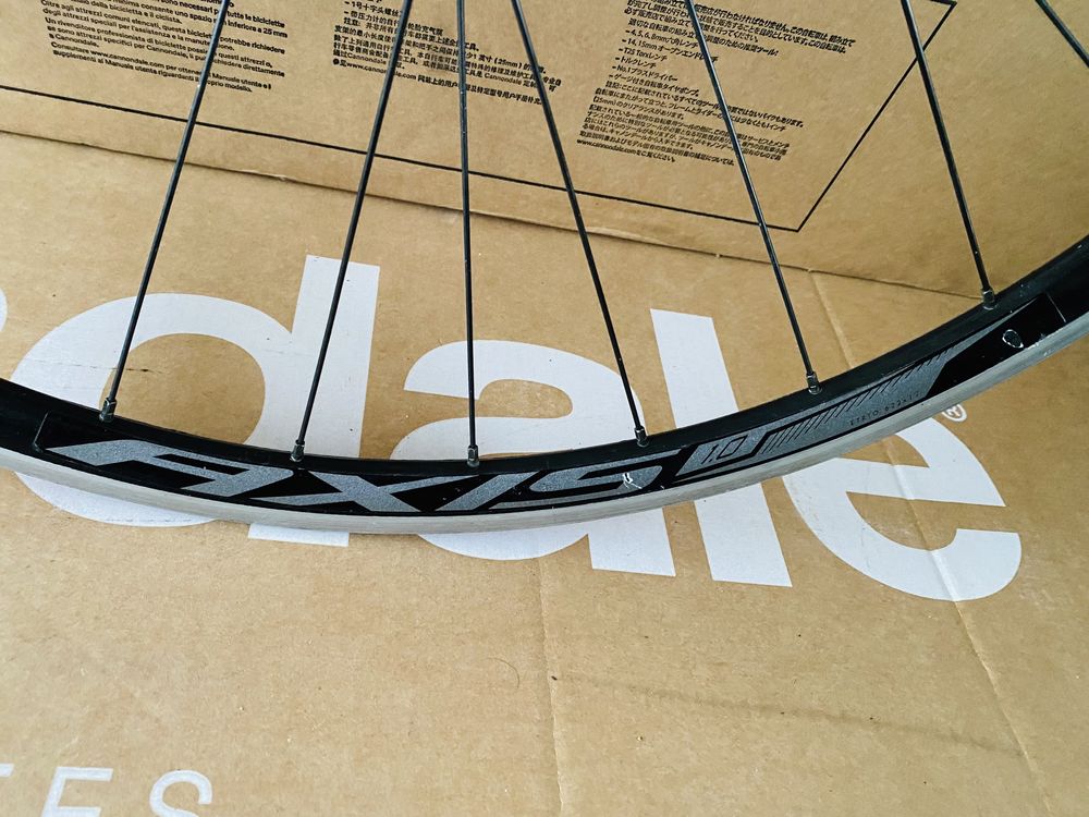 Koła SPECIALIZED AXIS 1.0 Szosa Komplet QR 28" Gravel Czarne