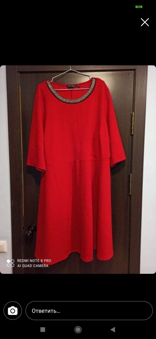 Продам платье нарядное красное