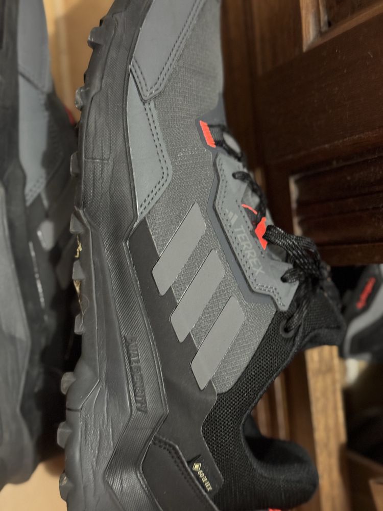 Adidas terrex AX4