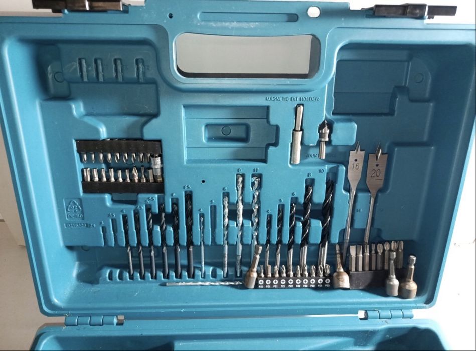 Wiertarko-wkrętarka udarowa Makita HP488D 18V + walizka