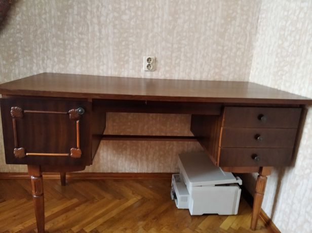 Письменный стол производства Румыния