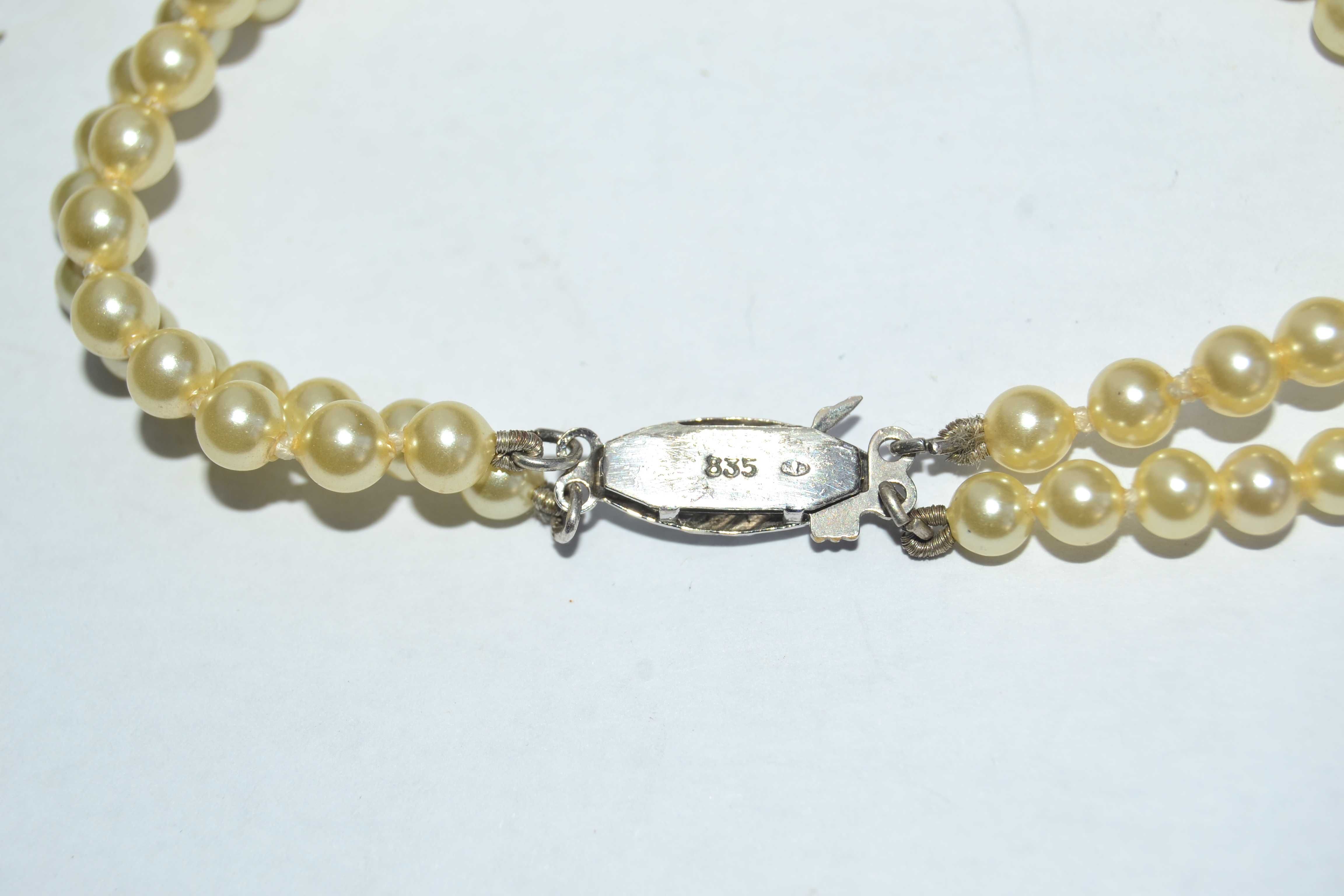 Bracelete Antiga com perolas  e fecho em prata