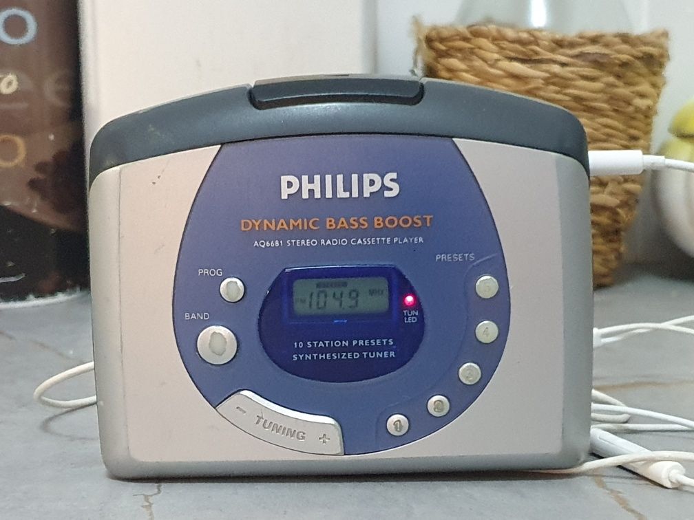 Odtwarzacz przenośny walkman Philips aq6681 z radiem