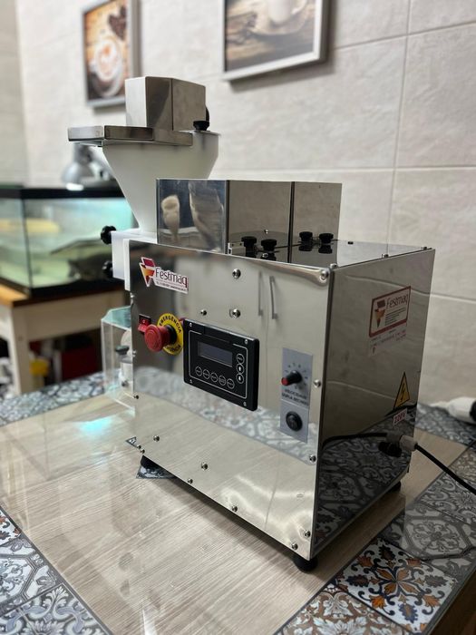 Máquina de salgados Festmaq Genesis duplo recheio plus