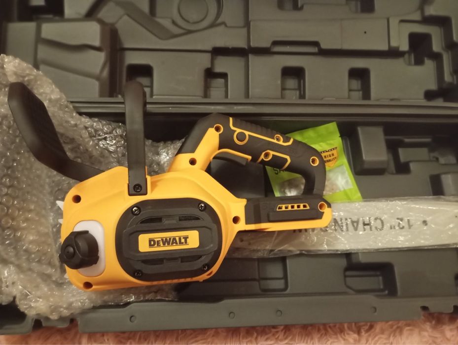 Інструмент на батарейках