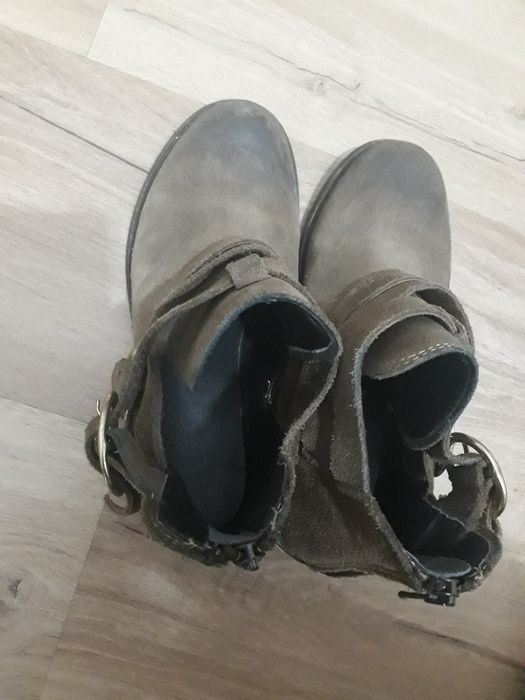 Botas castanho envelhecido/douradas pele camurça