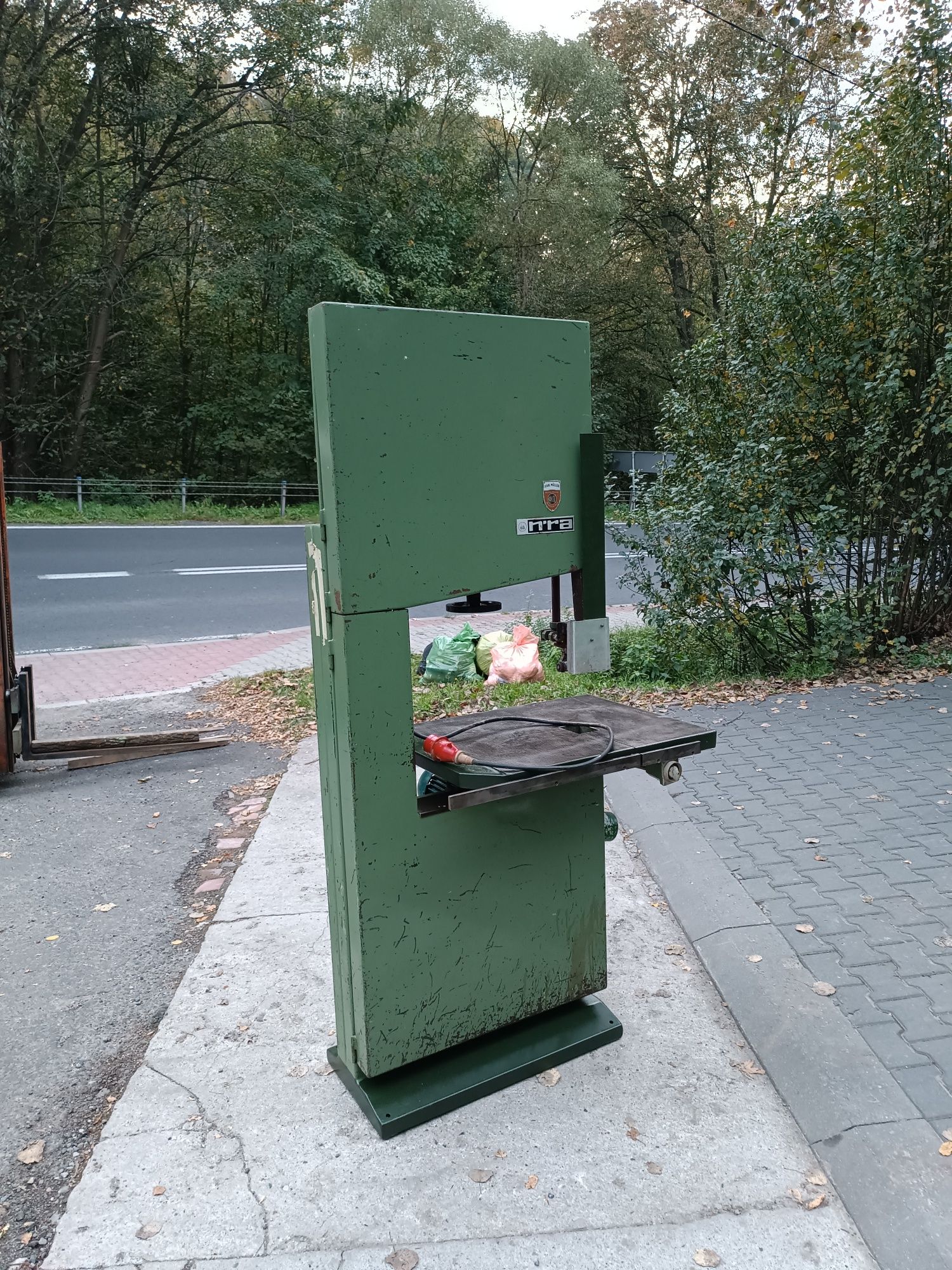 Piła taśmowa, banzega, piła do drewna
