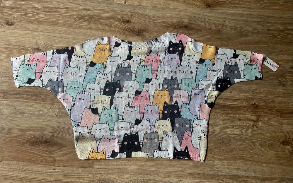 Cienki sweterek bluzeczka w koty