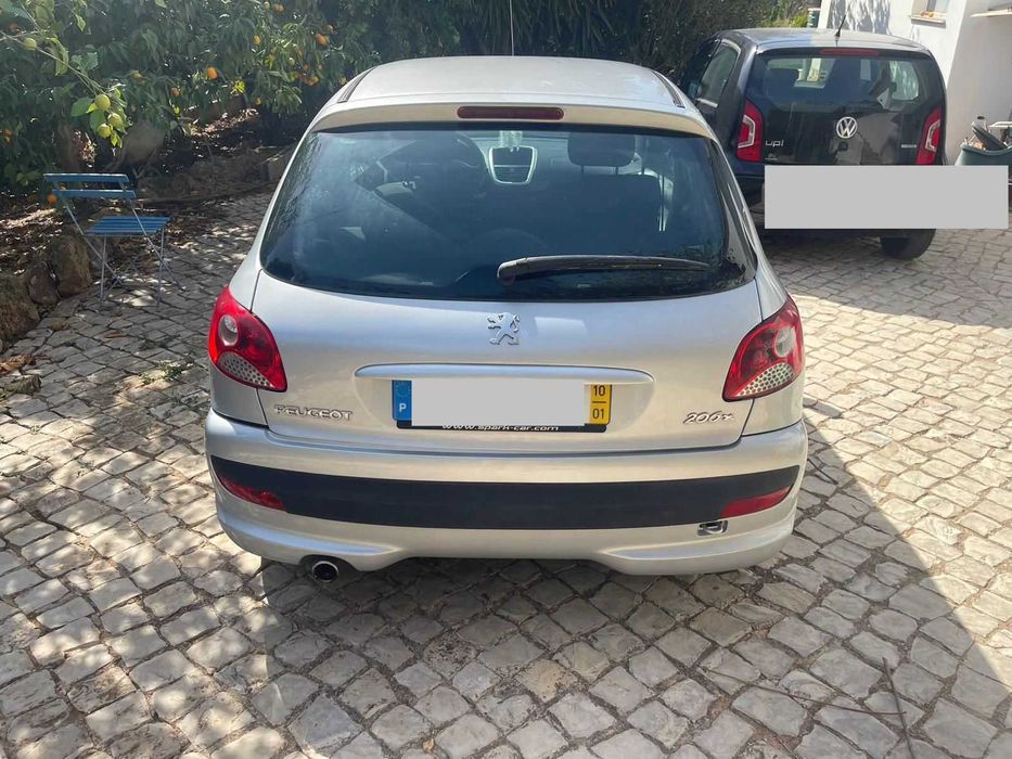 Peugeot barato e com algum uso.