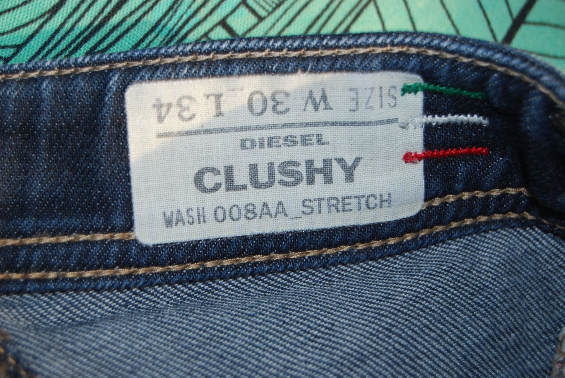 Damskie spodnie dżinsowe Diesel clushy W30L34 pas 41, dł. 103;106