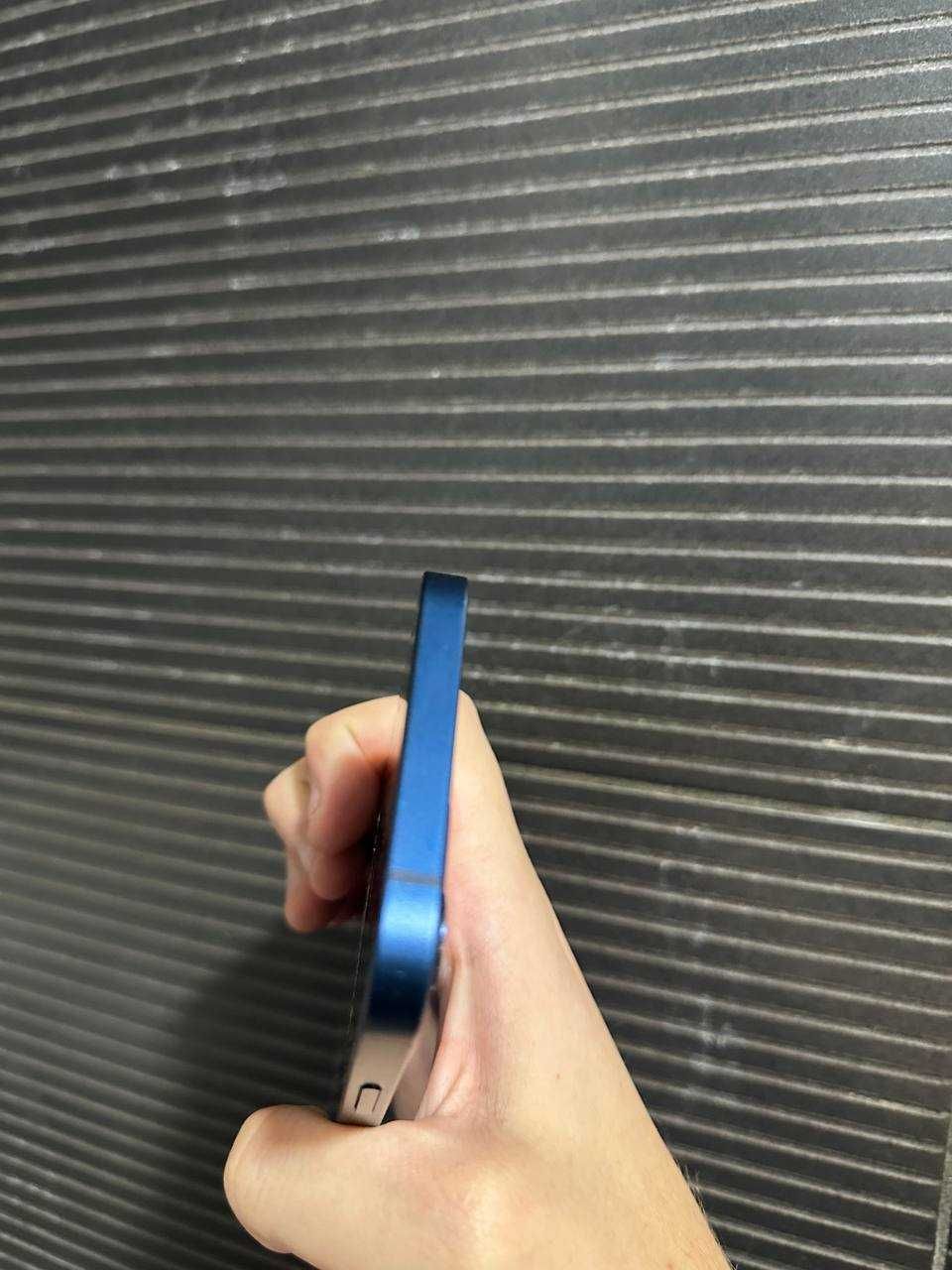 iPhone 12 / 64 ГБ / Neverlock — надёжен, как Франклин за рулём