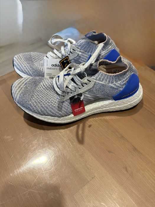 Ténis Adidas Continental