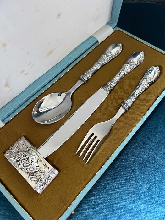 Talheres e Argola de Guardanapo em PRATA marca Águia em Grande Estojo