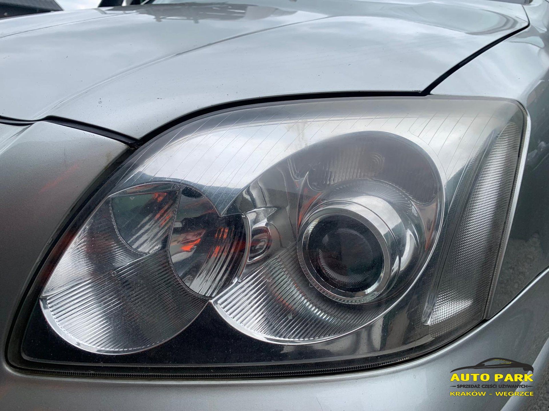 Avensis T25 Lampy Lampa Lewa Prawa przód Xenon