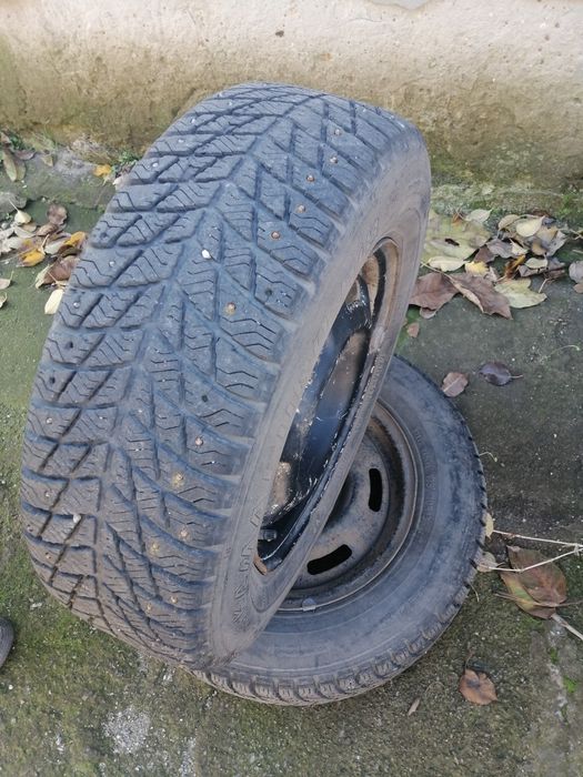 Продам зимову гуму на дисках.