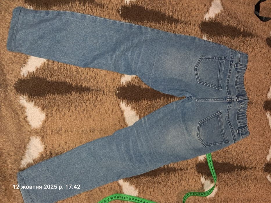 Суперові джинси на дівчинку 134