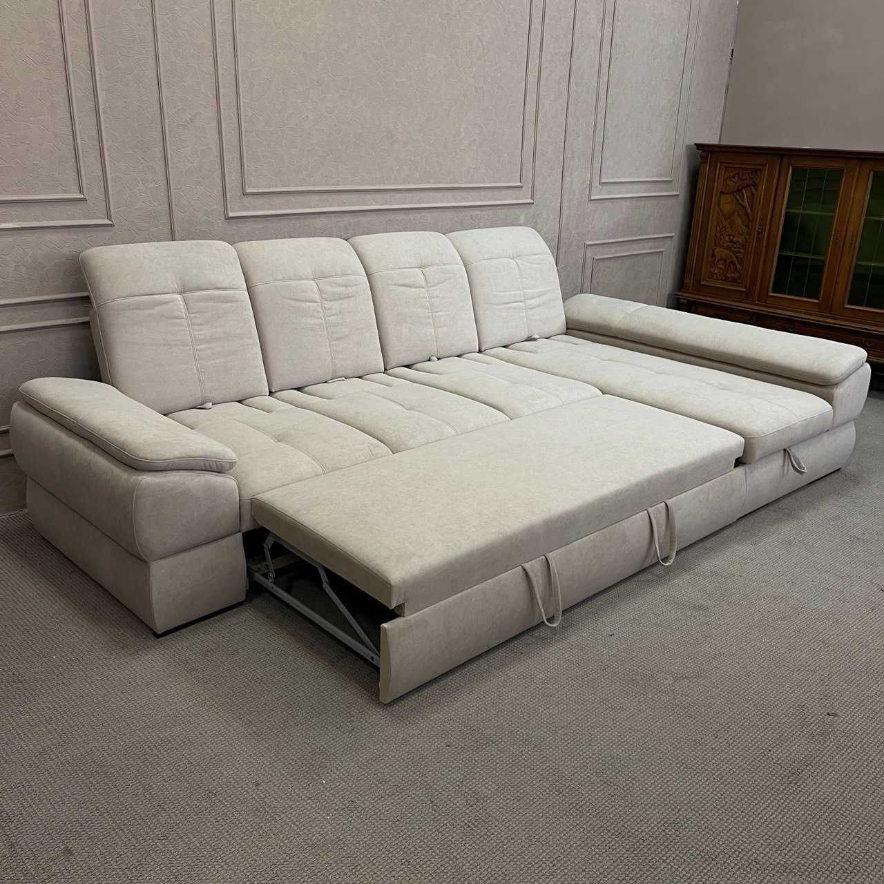Новий розкладний диван в тканині для відпочинку