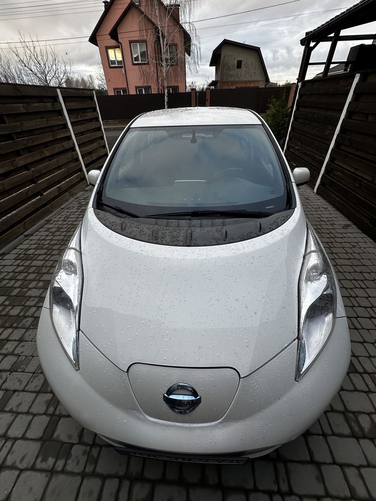 Авто Nissan Leaf. 2013 року. Рік в Україні.