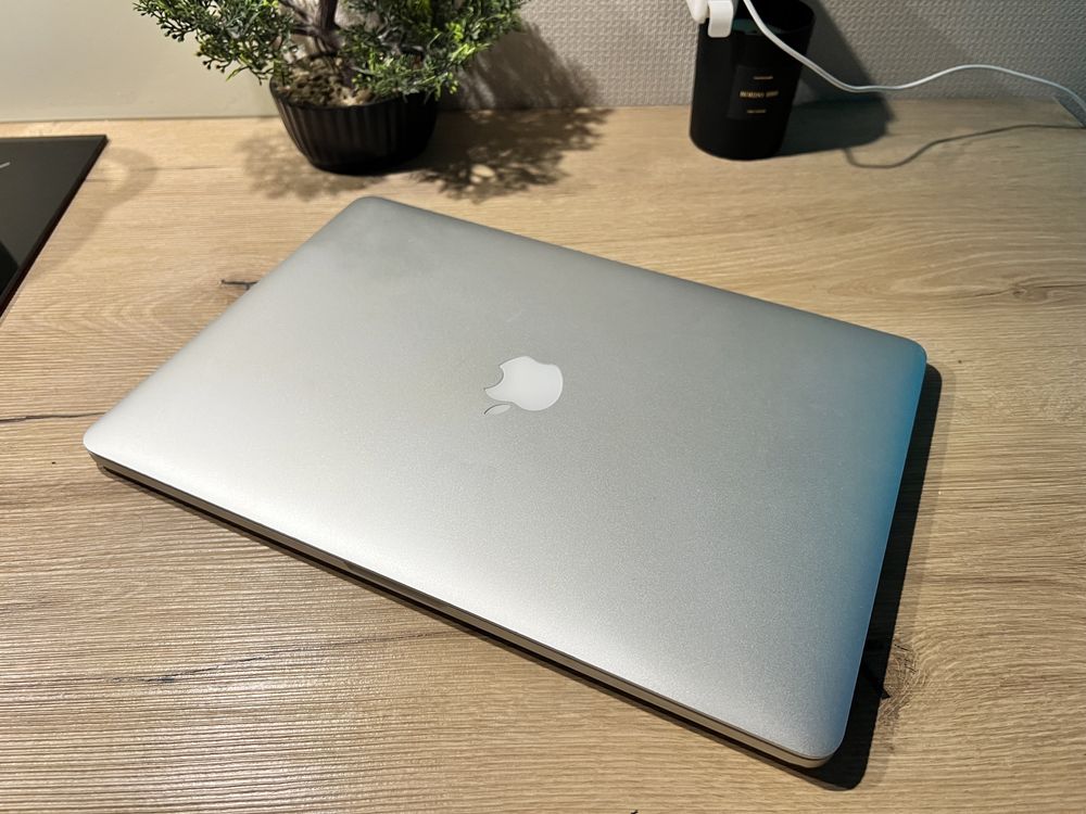 MacBook Pro 15 Retina , i7, 16 озу, ssd 512 gb