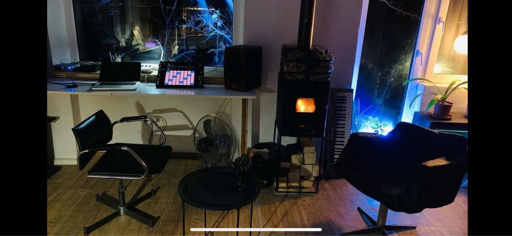 Студія з виглядом на море